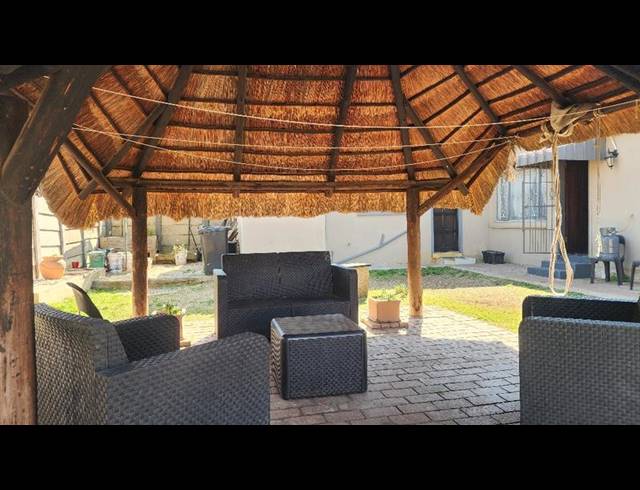 2 BEDROOM PROPERTY TO RENT IN VAN DYK PARK